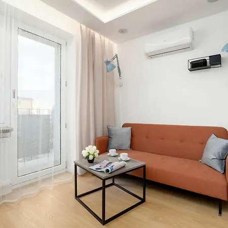 Stylish 2 Bedrooms With Air Conditioning Close To The Center By Renters Жешув