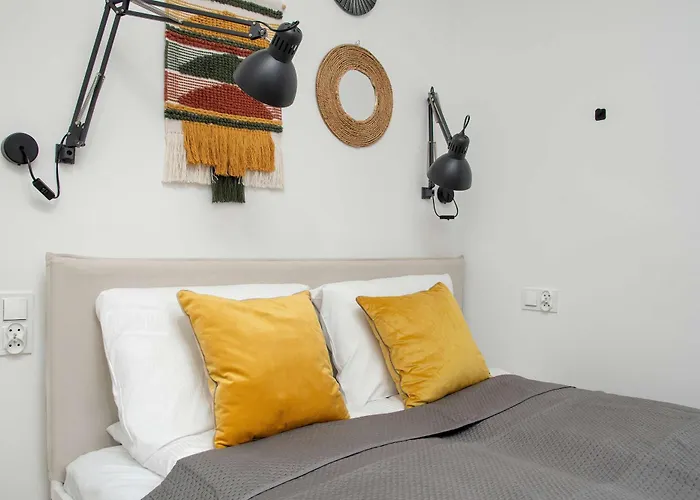 Stylish 2 Bedrooms With Air Conditioning Close To The Center By Renters